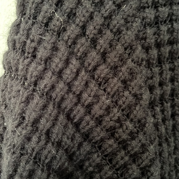 Black layering basic sweater from forever 21 size small - Picture 4 of 4